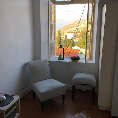 Kali Strata Traditional Mansion With Sea View